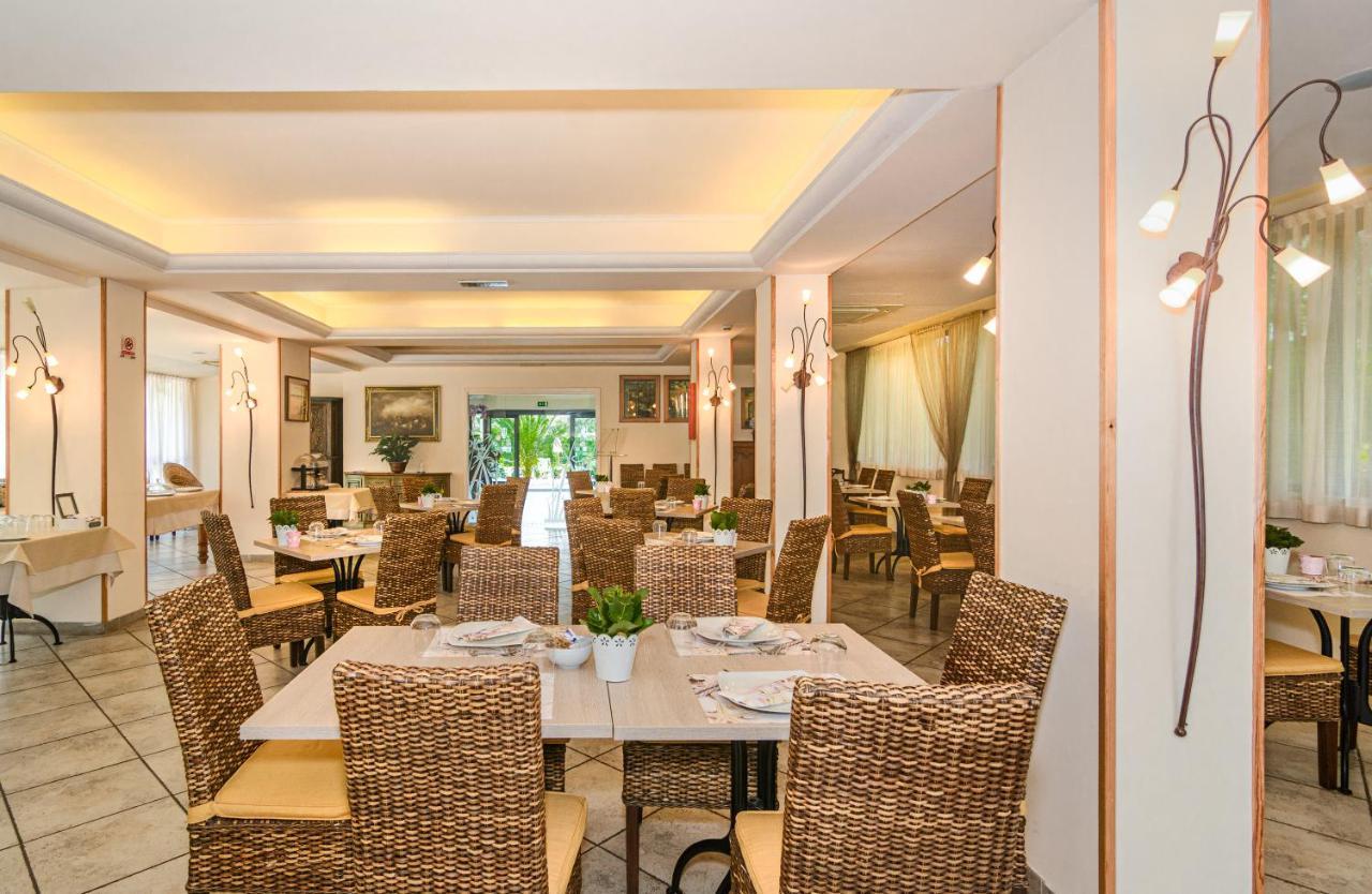 Hotel Nedy Marina di Massa Εξωτερικό φωτογραφία