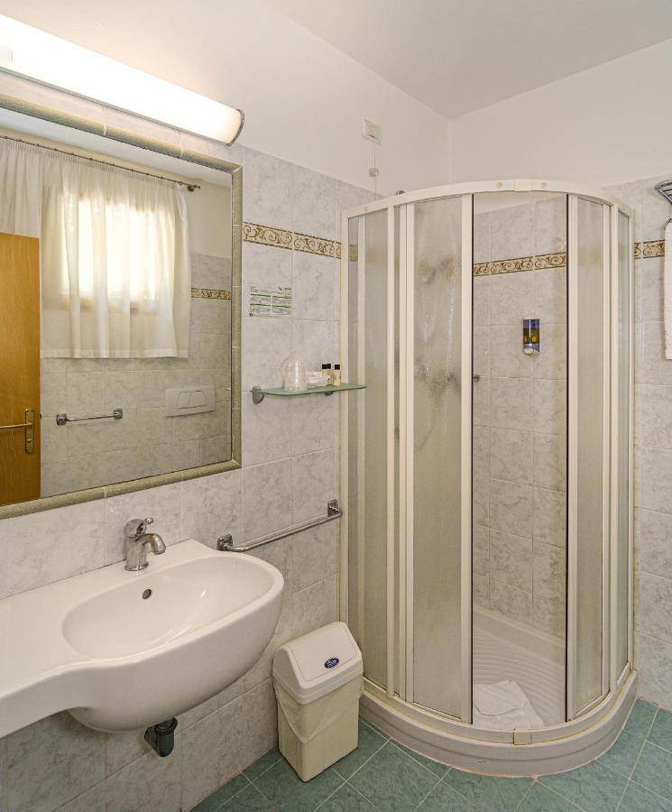 Hotel Nedy Marina di Massa Εξωτερικό φωτογραφία