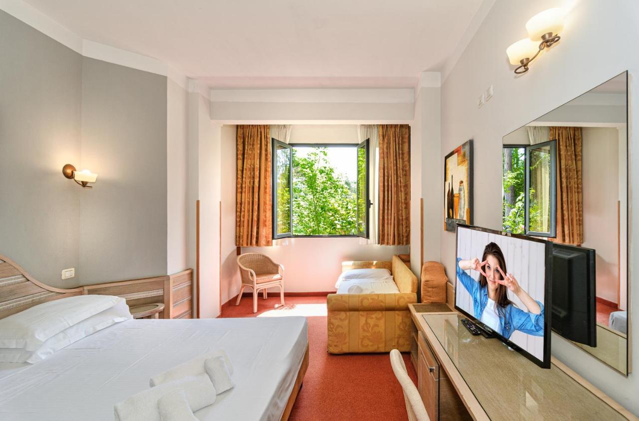 Hotel Nedy Marina di Massa Εξωτερικό φωτογραφία