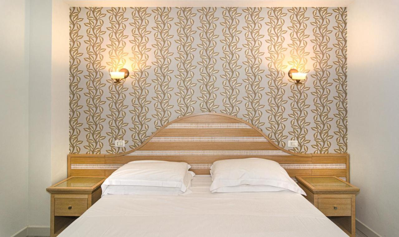Hotel Nedy Marina di Massa Εξωτερικό φωτογραφία