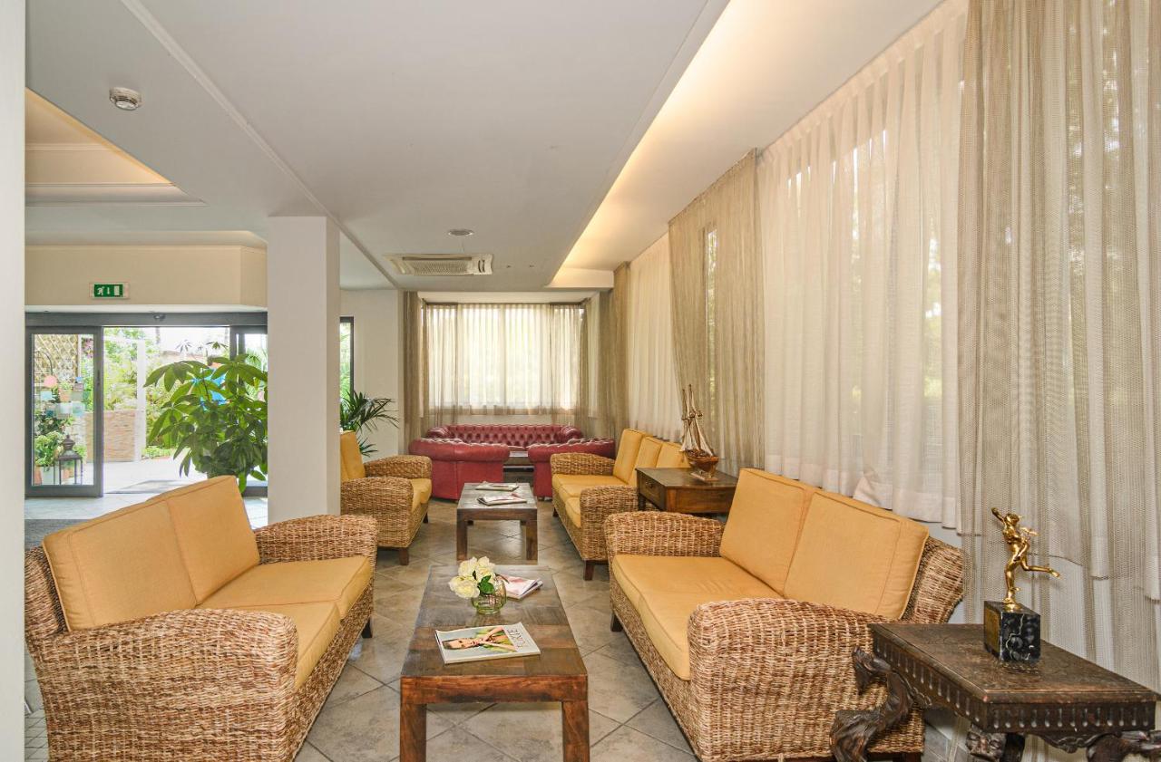 Hotel Nedy Marina di Massa Εξωτερικό φωτογραφία