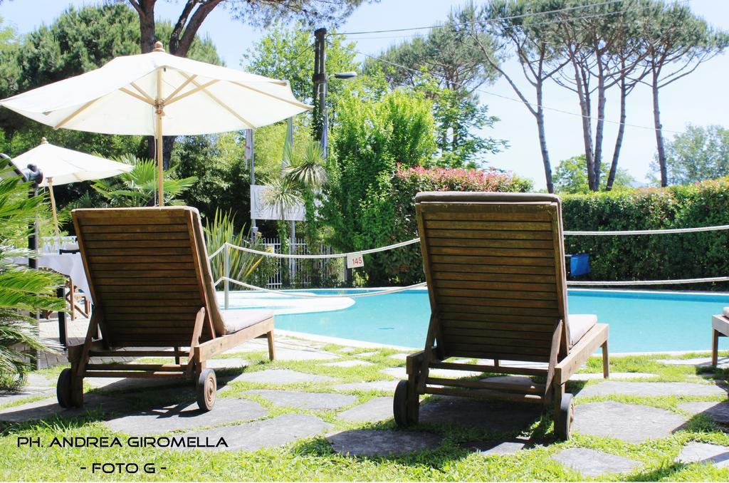 Hotel Nedy Marina di Massa Εξωτερικό φωτογραφία