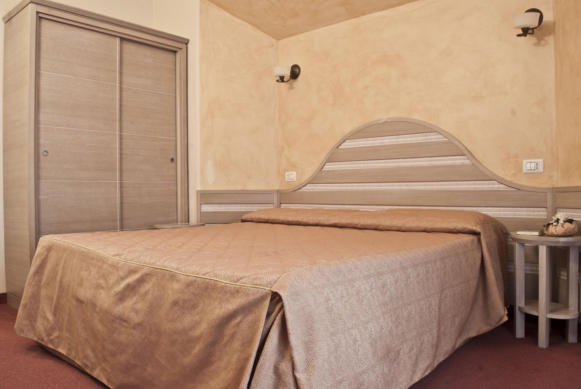Hotel Nedy Marina di Massa Εξωτερικό φωτογραφία