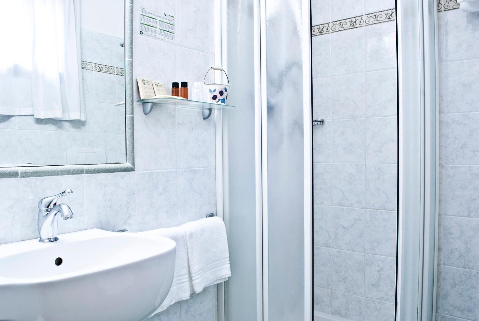 Hotel Nedy Marina di Massa Εξωτερικό φωτογραφία