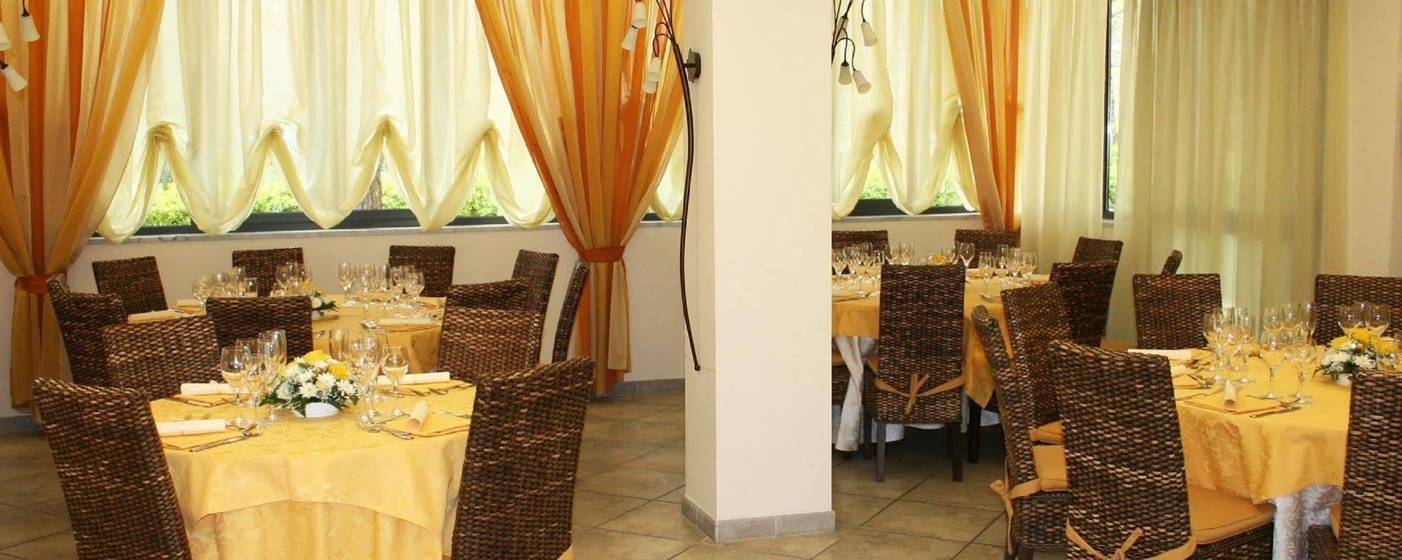 Hotel Nedy Marina di Massa Εξωτερικό φωτογραφία
